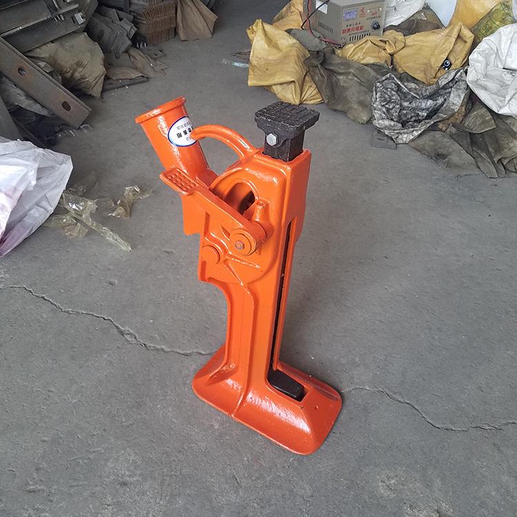 15T齒條式起道機(jī)實(shí)物圖3