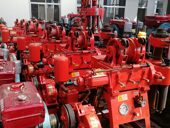 XY-100液壓地質(zhì)勘探鉆機實物圖3